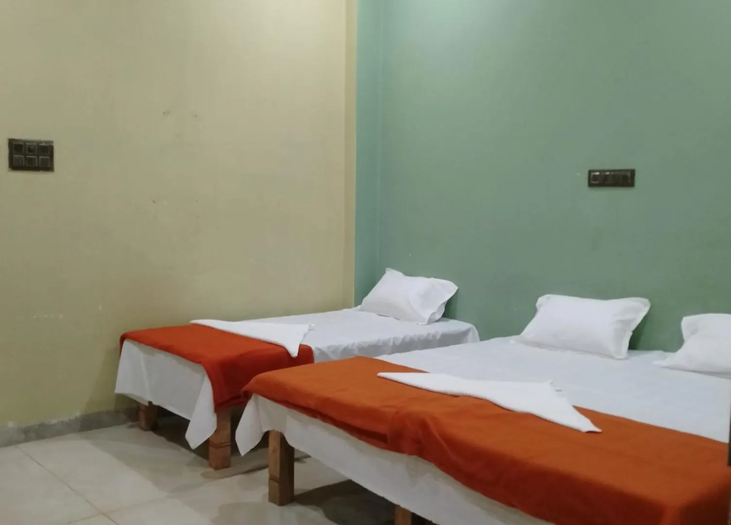Shreeji P Guest House Βαρανάσι Ινδία